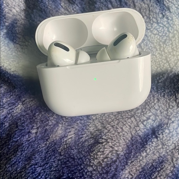 Wireless Earbuds with Charging Case - White